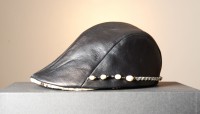 Gorra de auténtico Cuero Negro y Visera de auténtica Serpiente Piton /Genuine black leather hat and visor genuine python snake